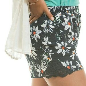 Chelsea Blue & White Daisy Print Shorts Medium NWT